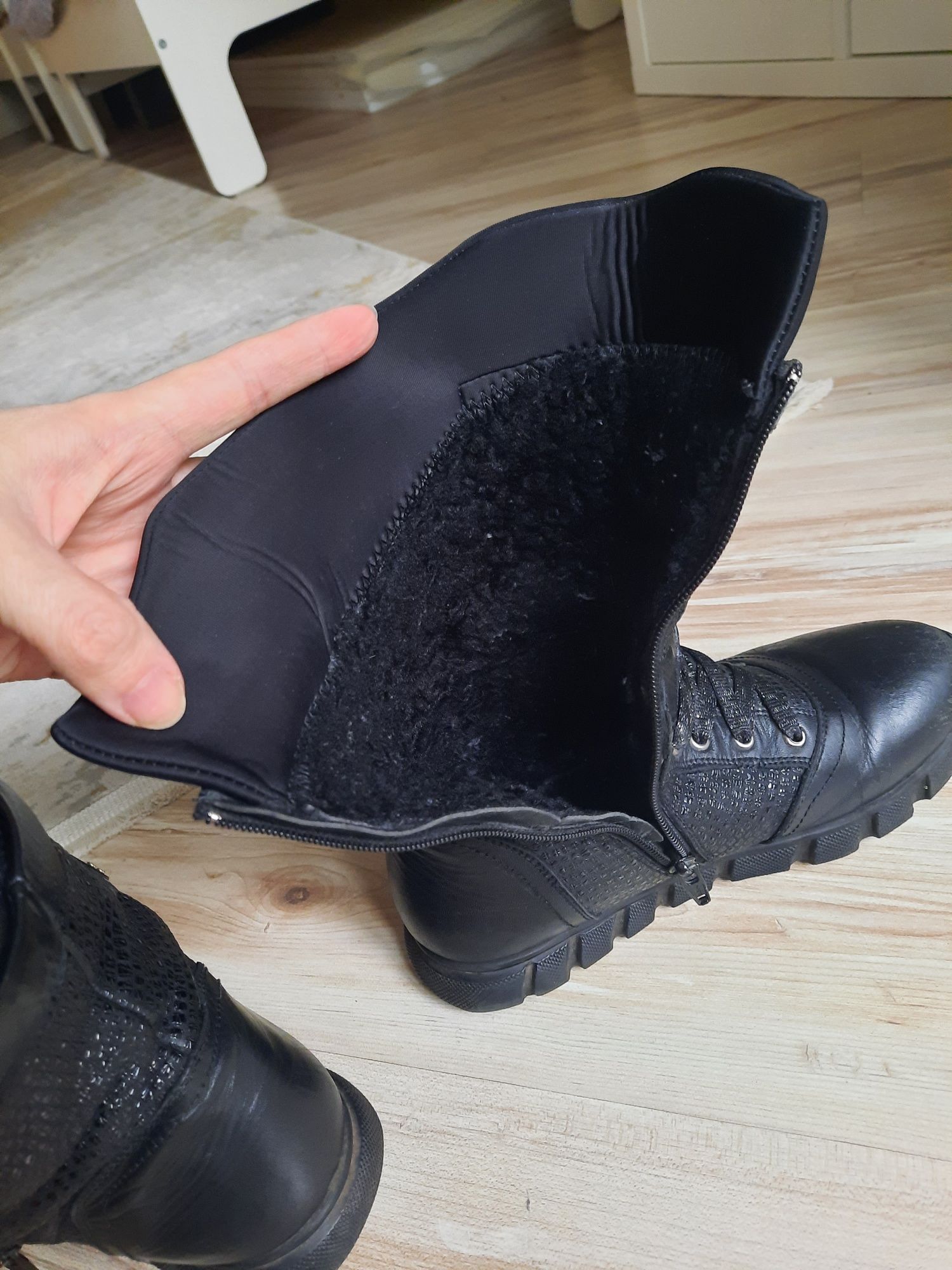 Продам зимние сапоги детские