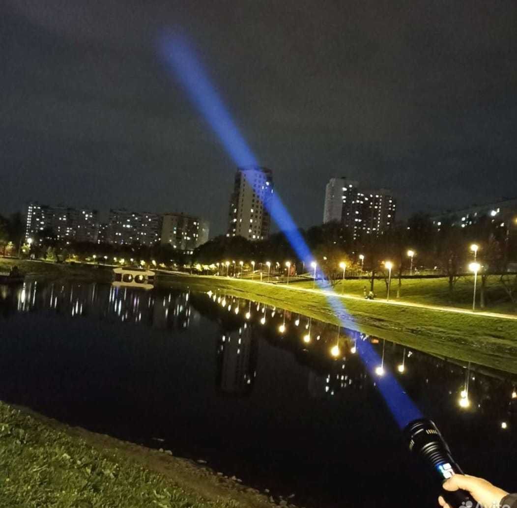 Подарок мужчине супермощный фонарь