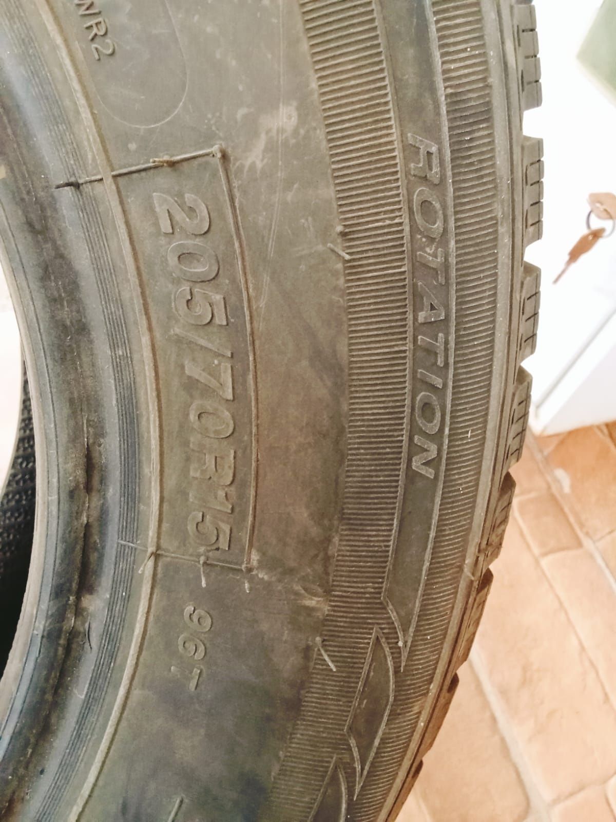 Продам шипованные шины на р15