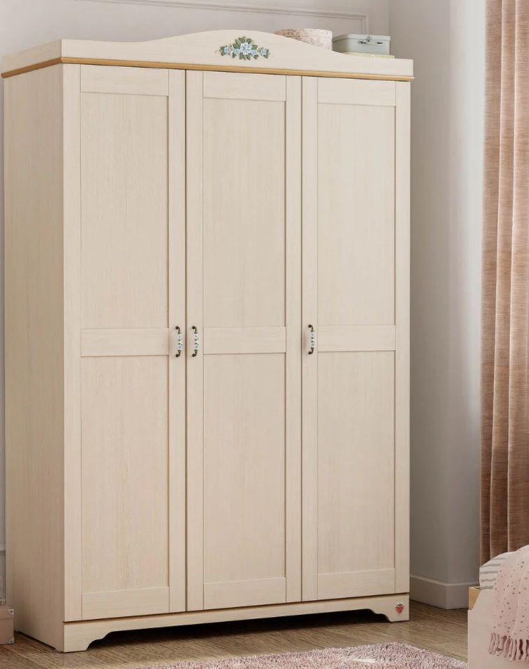 Продам детский гарнитур в спальню, турецкой фирмы Çilek, набор Флора.