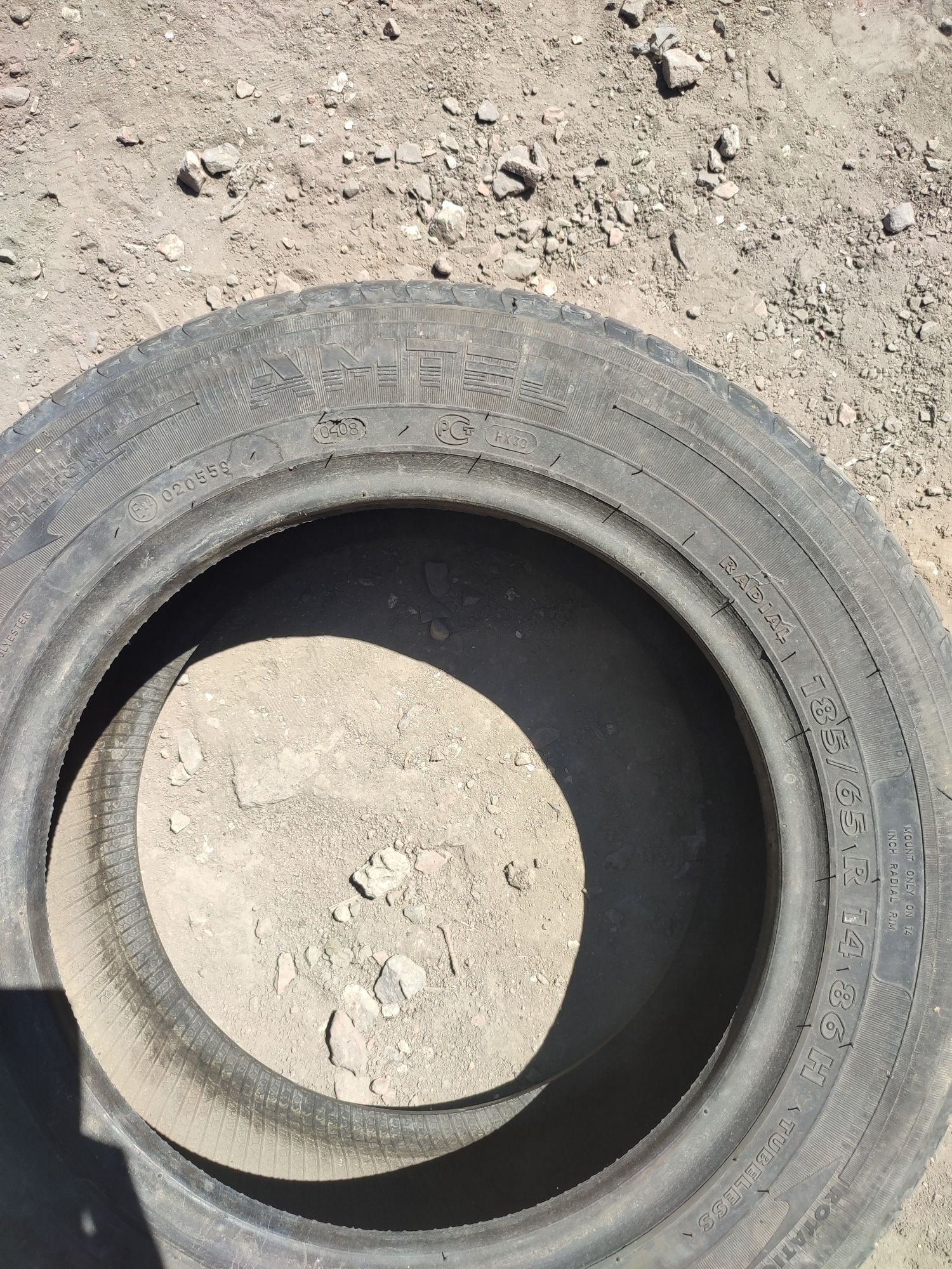 Шина безккмерка  размер  185/65 R14