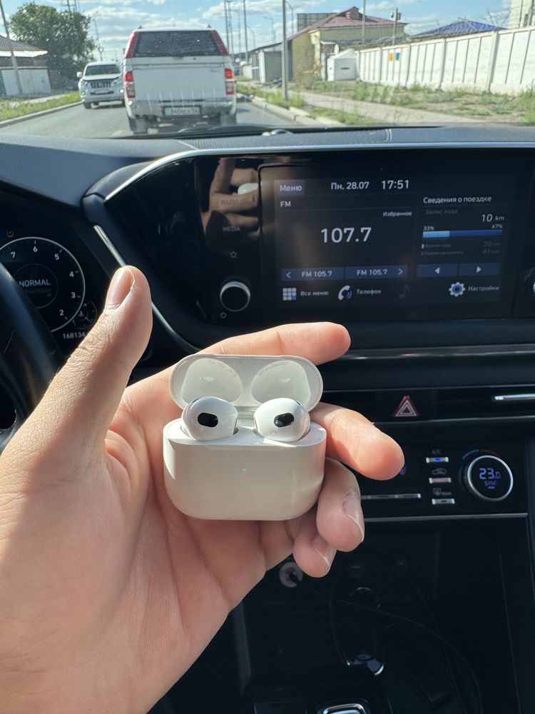 Наушники Apple AirPods 3 with Lightning Charging Case белый