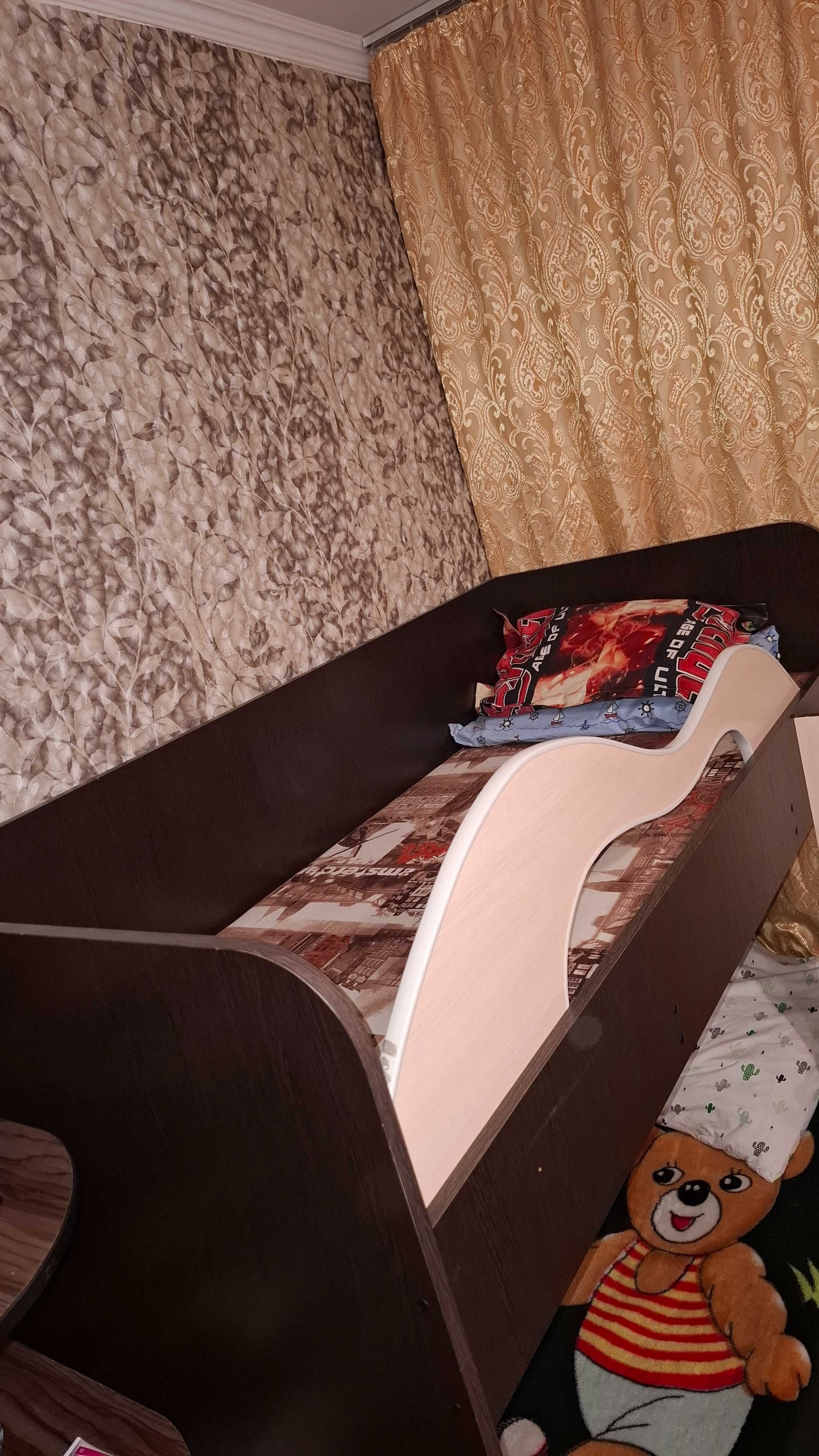 Продам кровать двухъярусную