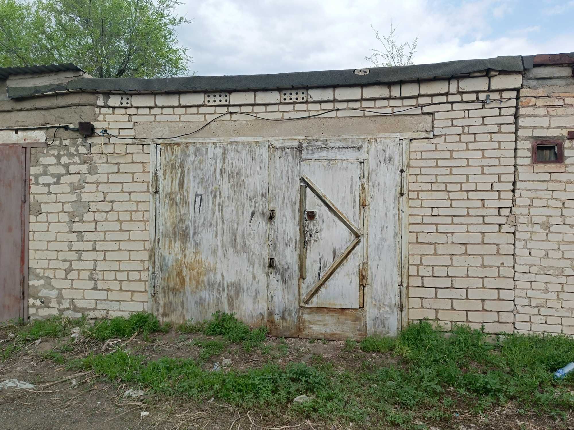 Продам гараж в центре города