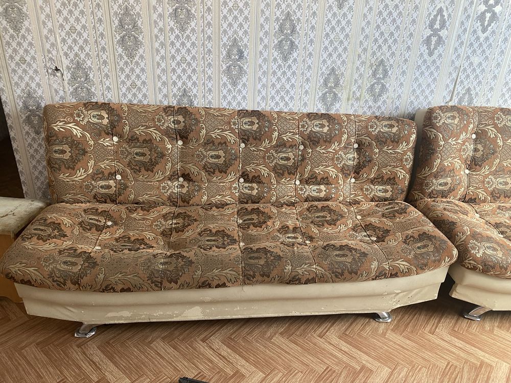 БУ диван с двумя креслами