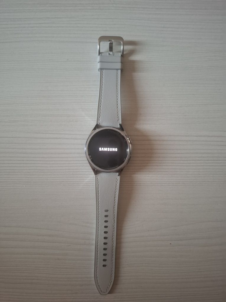 Продам смарт часы samsung