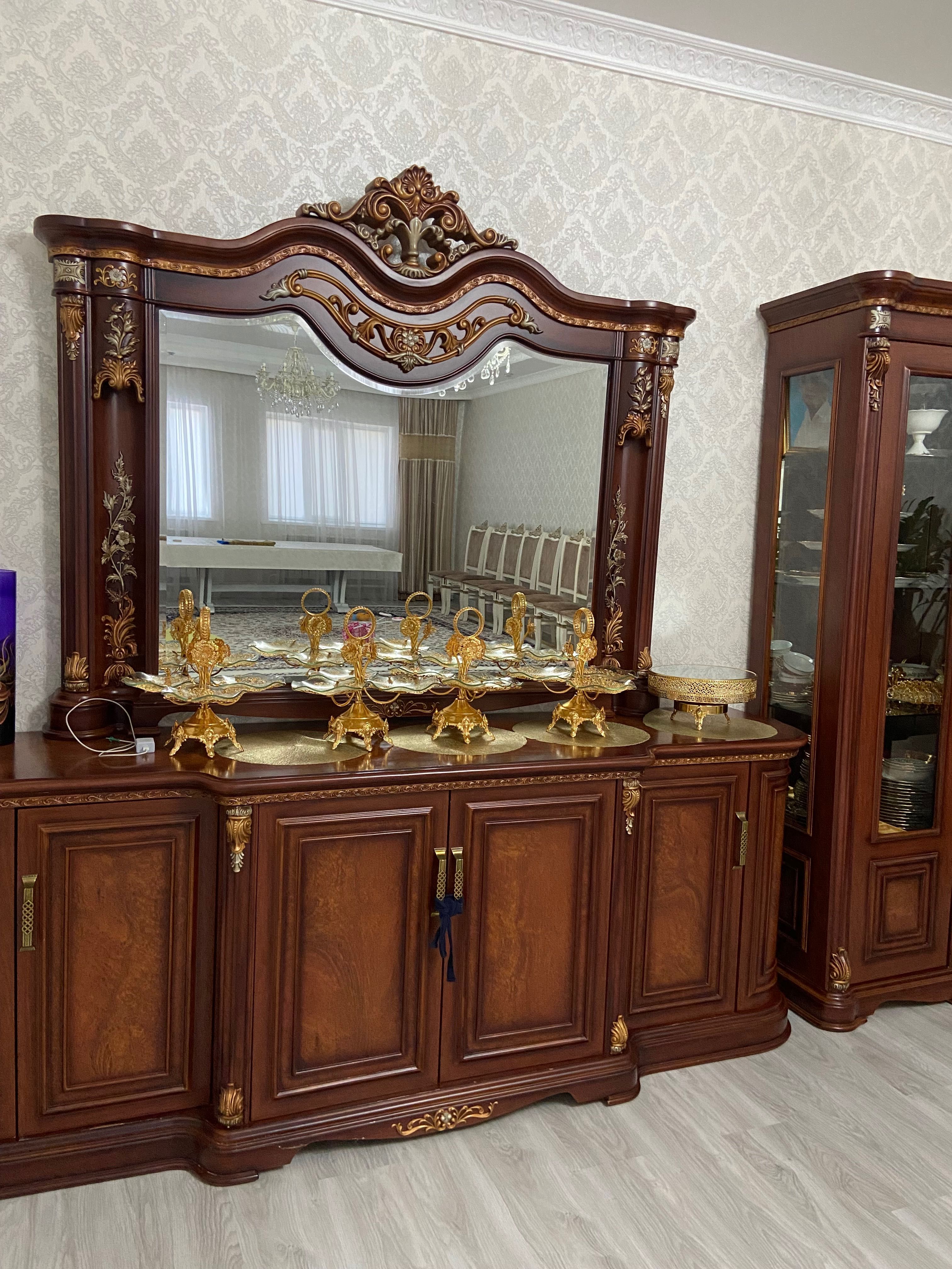 Сервант гостиный и комод