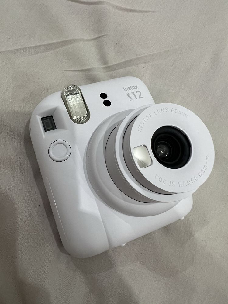 Продам Instax mini 12