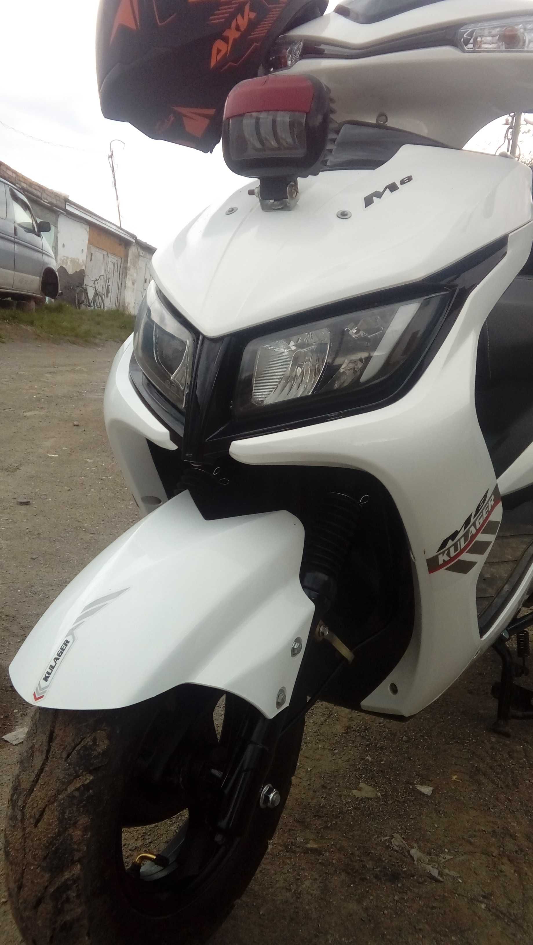 Продам скутер М8 ,