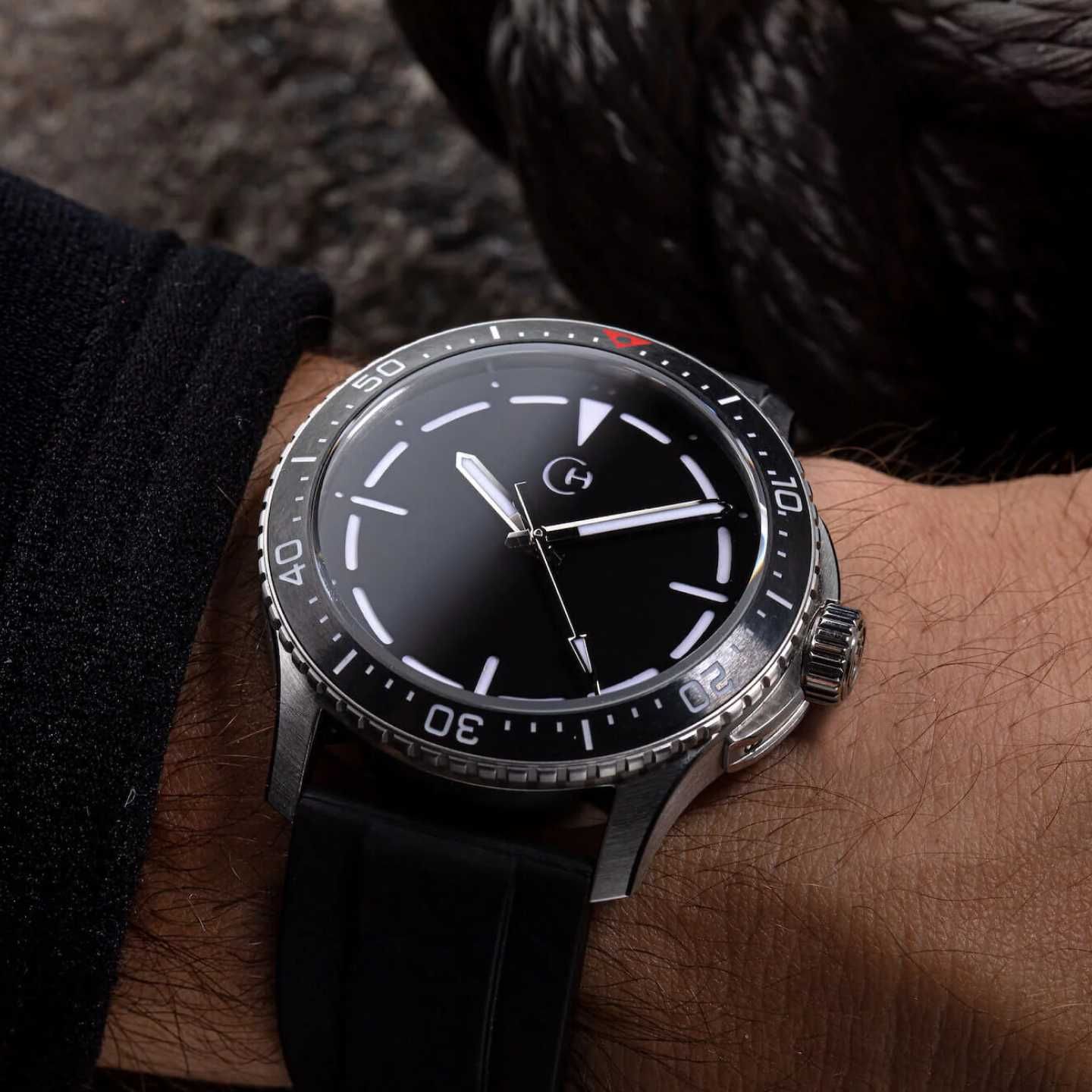 Механические часы CHRONOTECHNA ND1-S0B-BW-COSC нержавеющая сталь