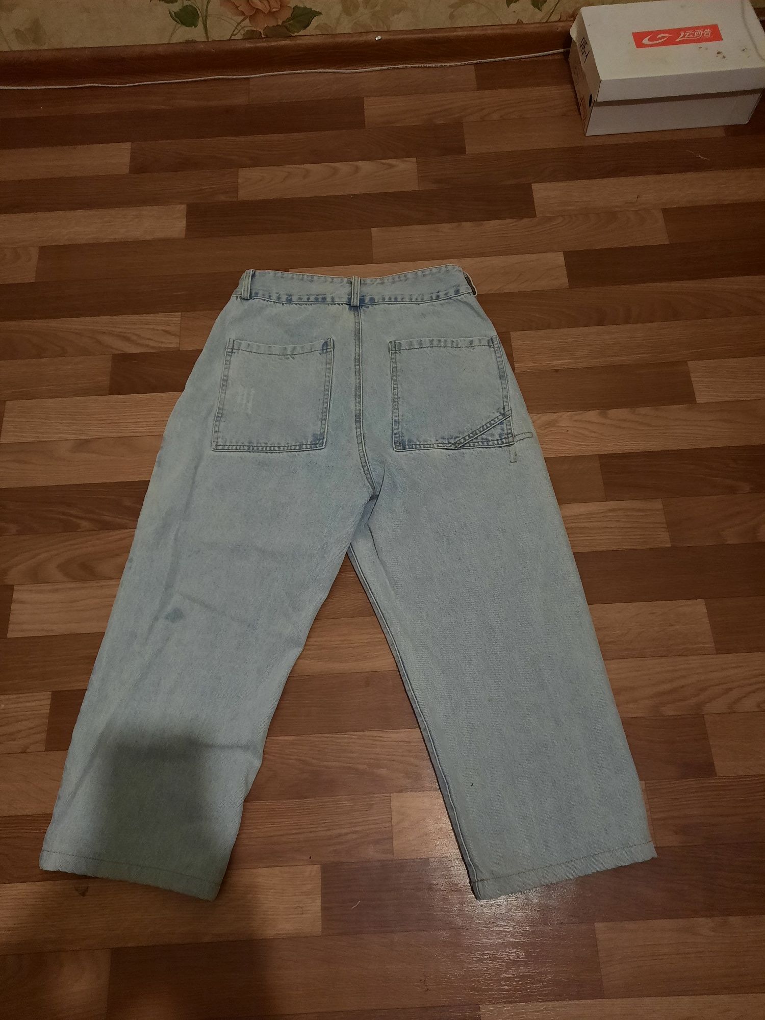 Продам джинсы широкие