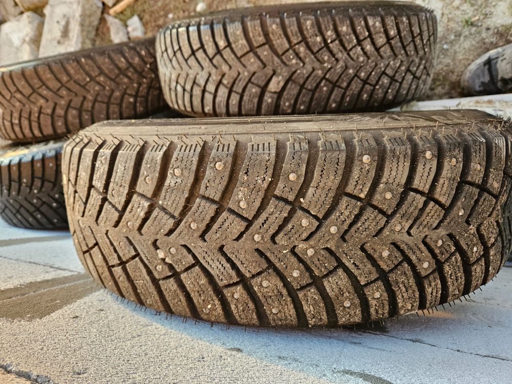 Резина 185/65 R15 - 4 баллона с дисками