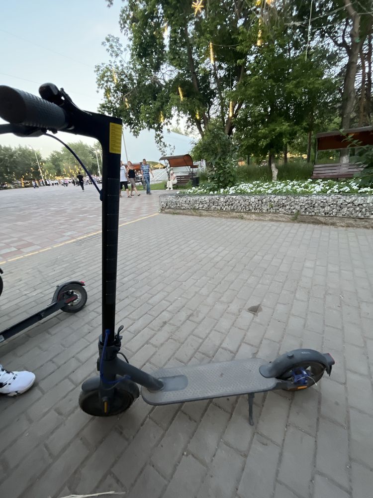 Электросамокат «Xiaomi Mi Electric Scooter 3