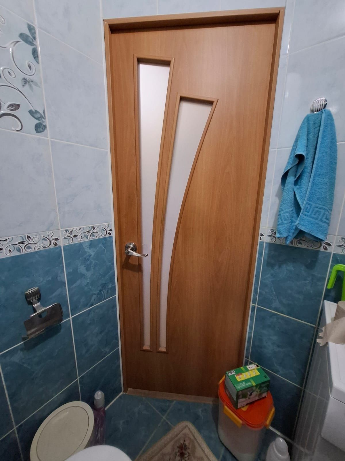 Двери межкомнатные б/у, размер 700 и  800 см, в хорошем состоянии.