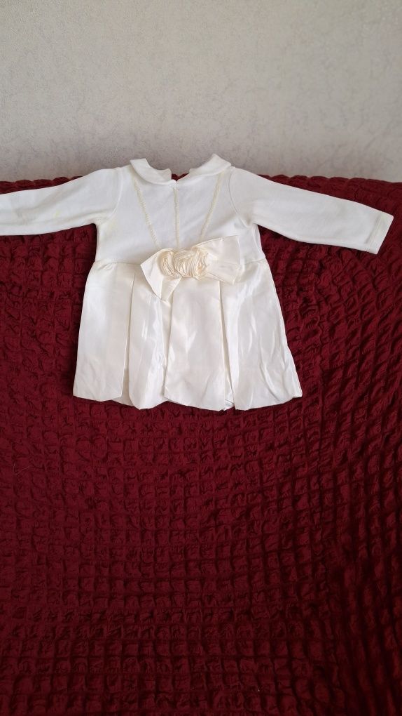 Продам детские  платья