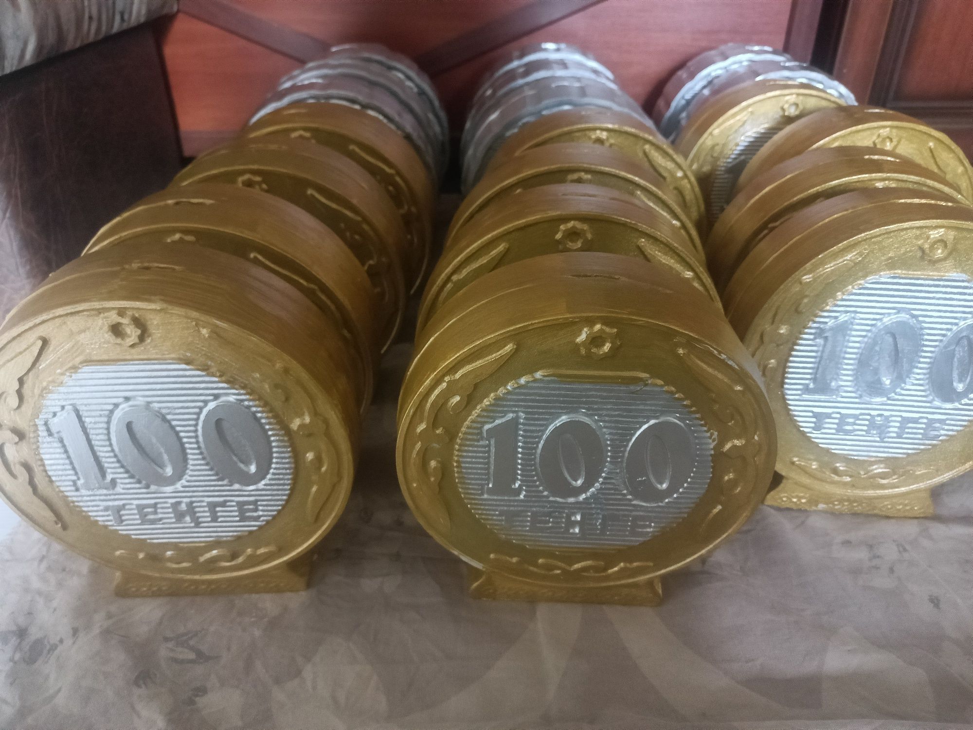 Той бастар копилка 800 тг,Ақ түрі бар олар 500 тг