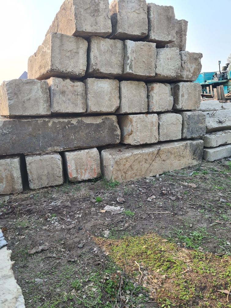 Продам  блоки  фундаментные