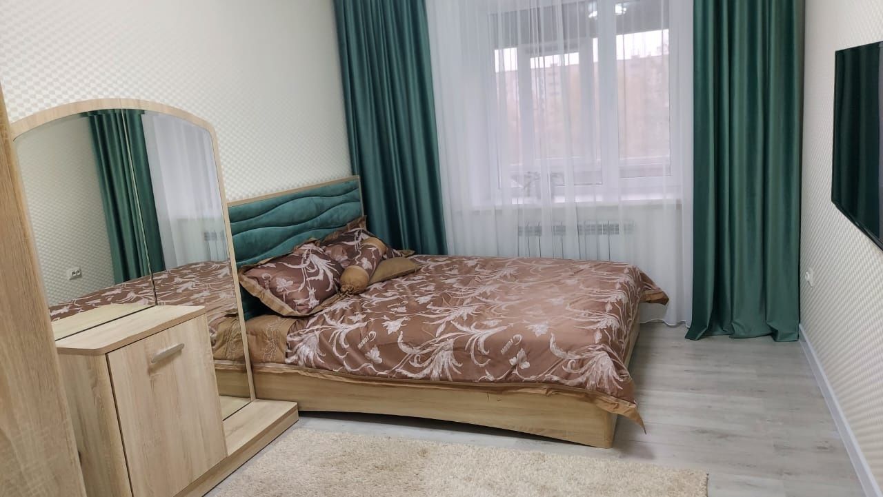 Продам спальный гарнитур, ковёр и шторы в подарок