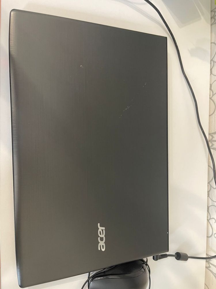 Ноутбек Acer с сумкой