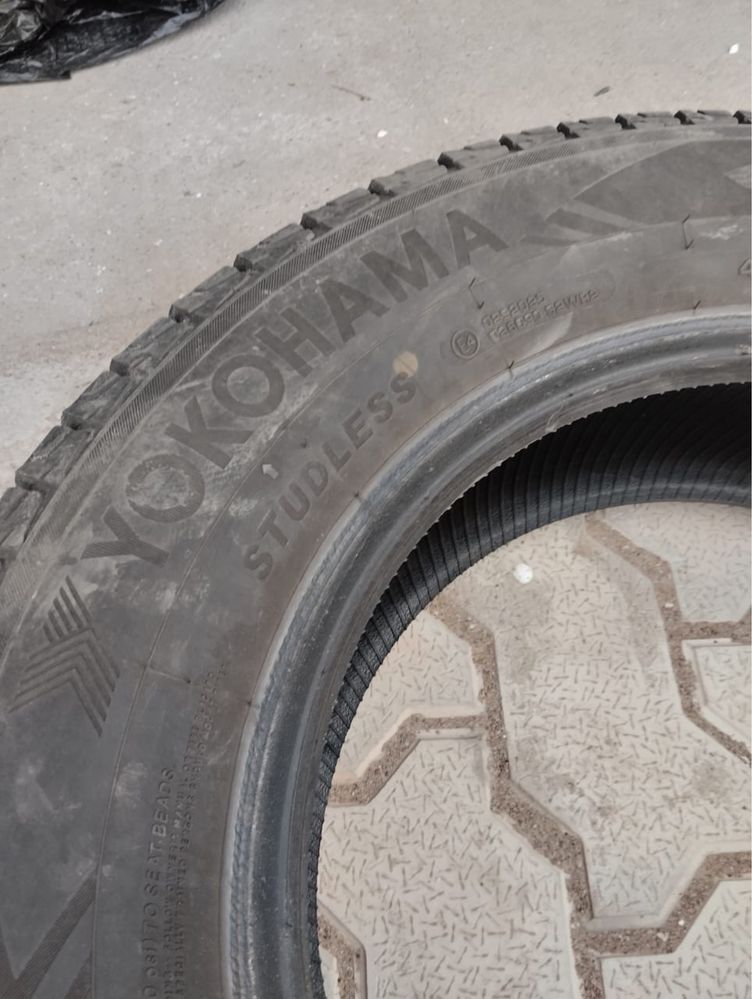 Зимние шины 215/70R16