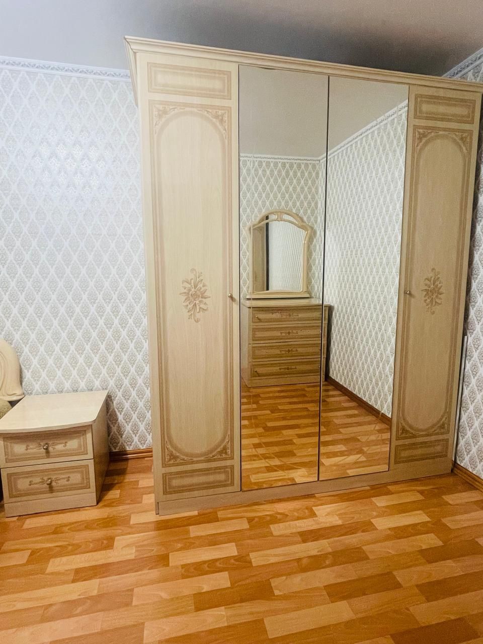 Спальный гарнитур