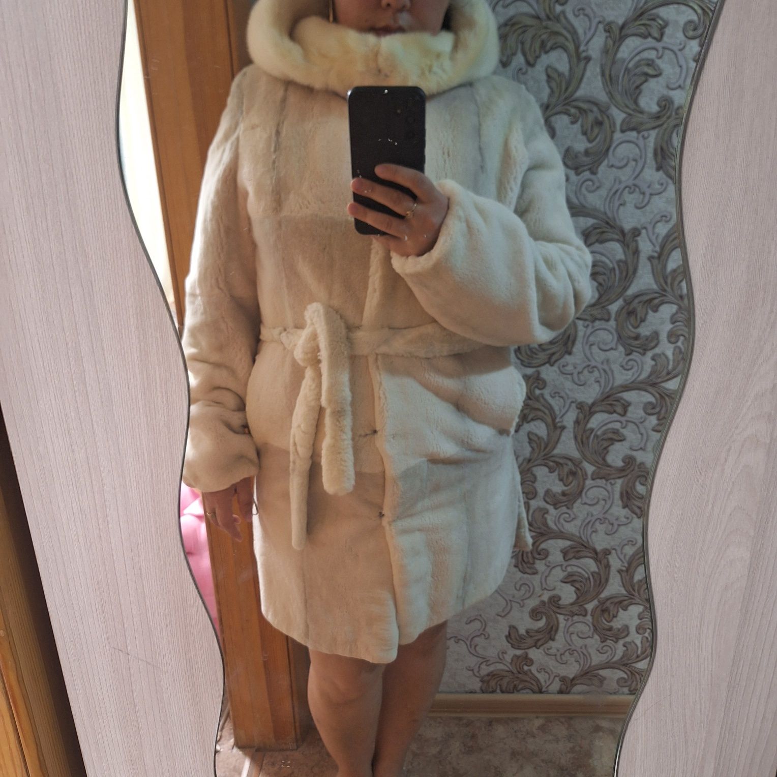 Срочно продам шубу из бобра