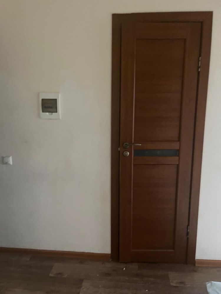 Продам межкомнатные двери Б/у