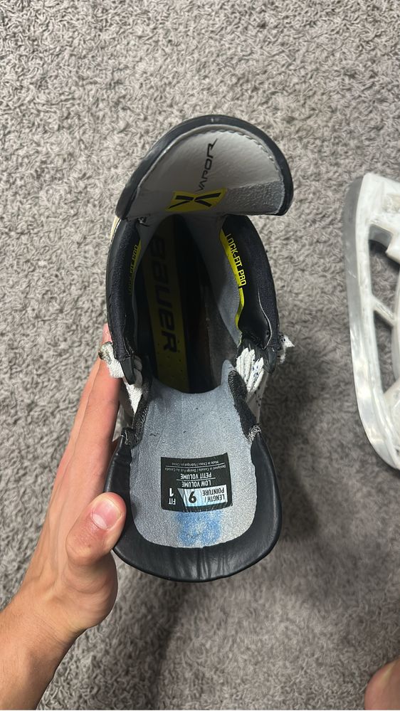 Коньки Bauer HyperLite 2