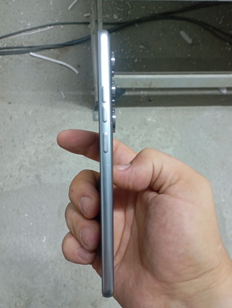 Продам телефон Tecno camon5
