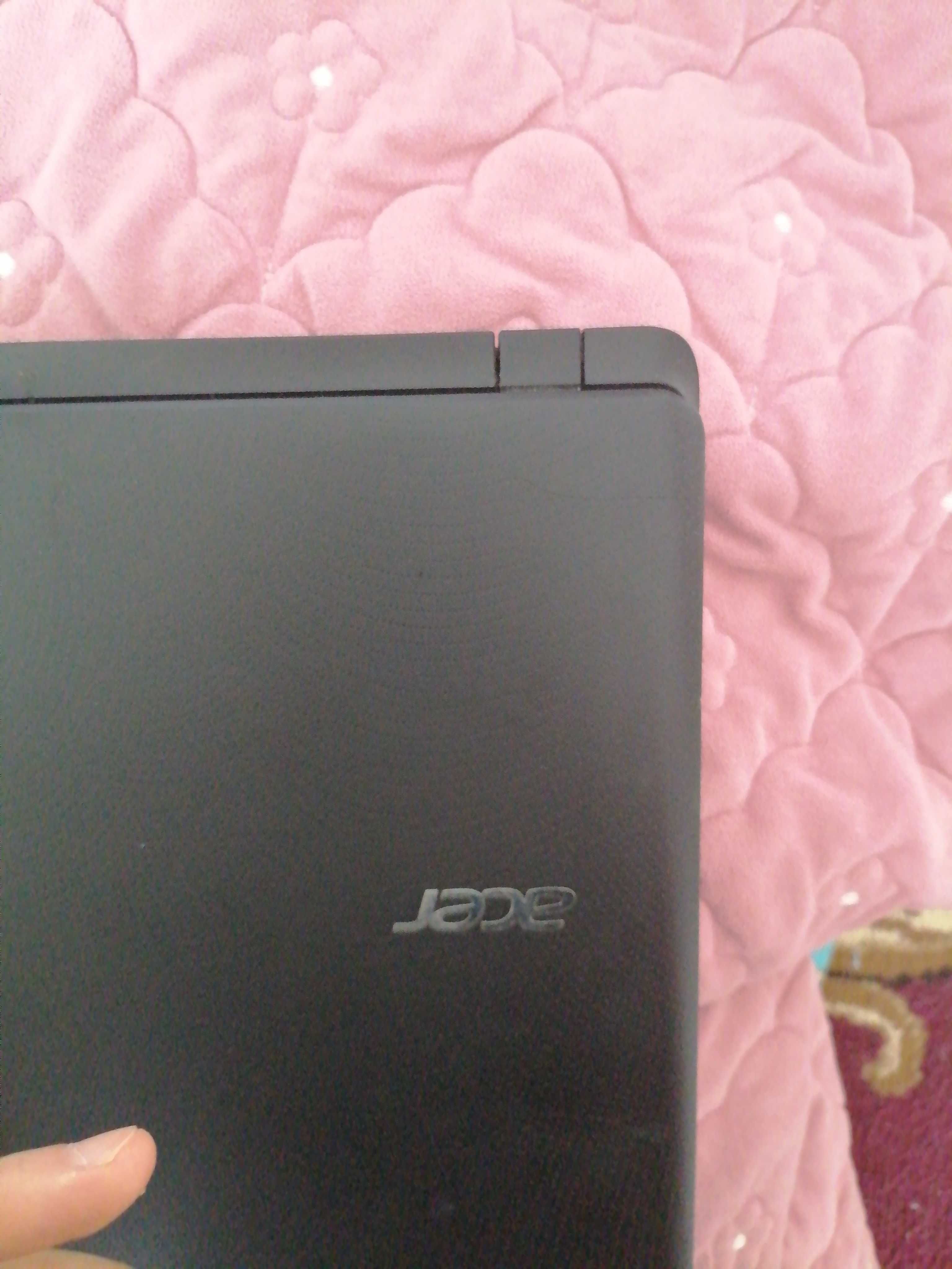 Acer ES1-533. Ноутбук.