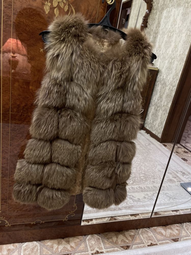 Продам песцовую жилетку