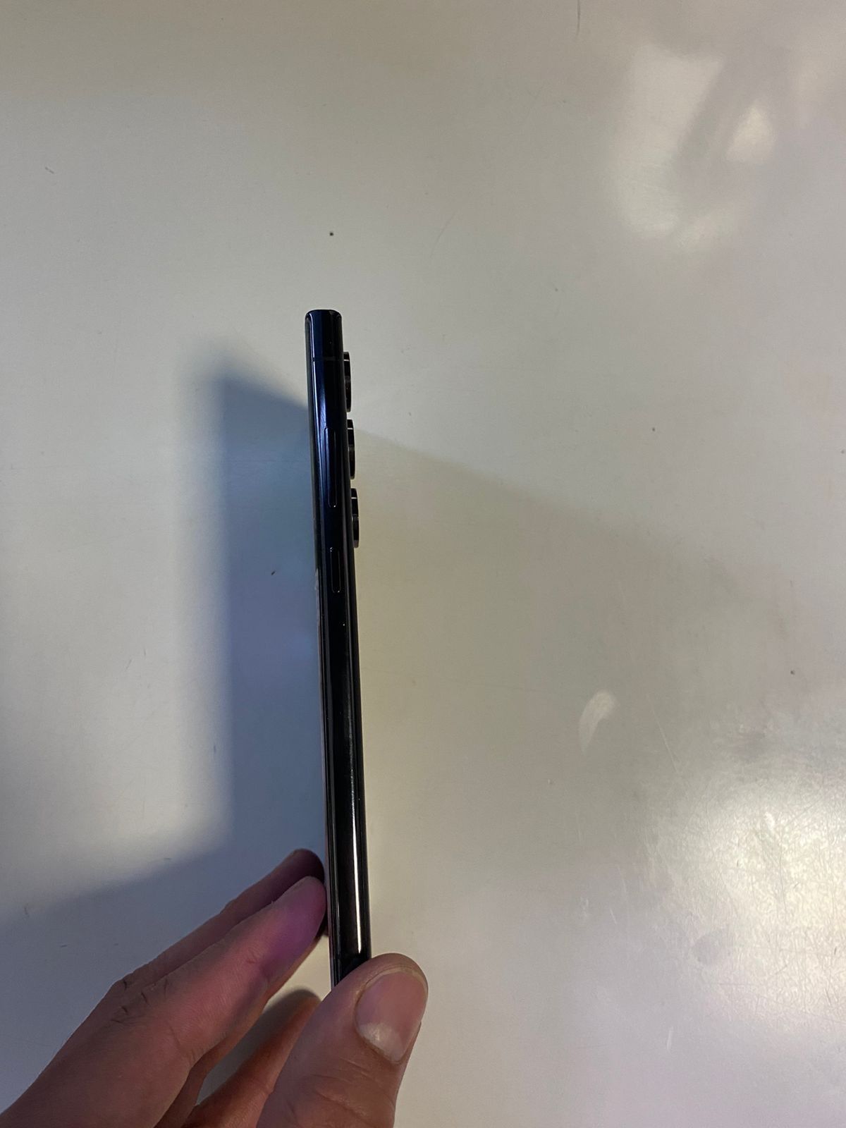 Продам Samsung S23ultra в хорошем состоянии.