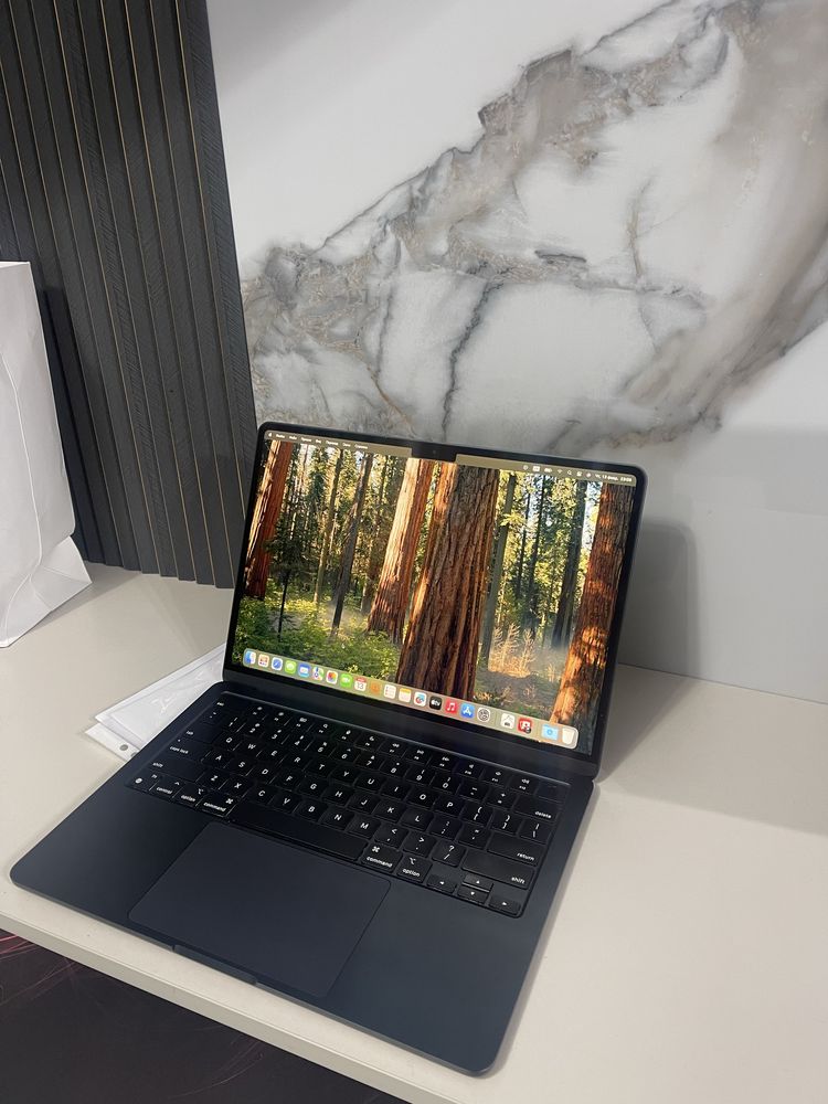 Macbook air m3 2024 г 256 gb 100% акб 8 озу 26 циклов
