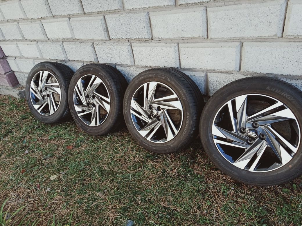 Диск с резиной  R 16 на Hyundai Bayon