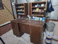 Продам железный стол  верстак для сто с кучей полочек в хорошем состоя