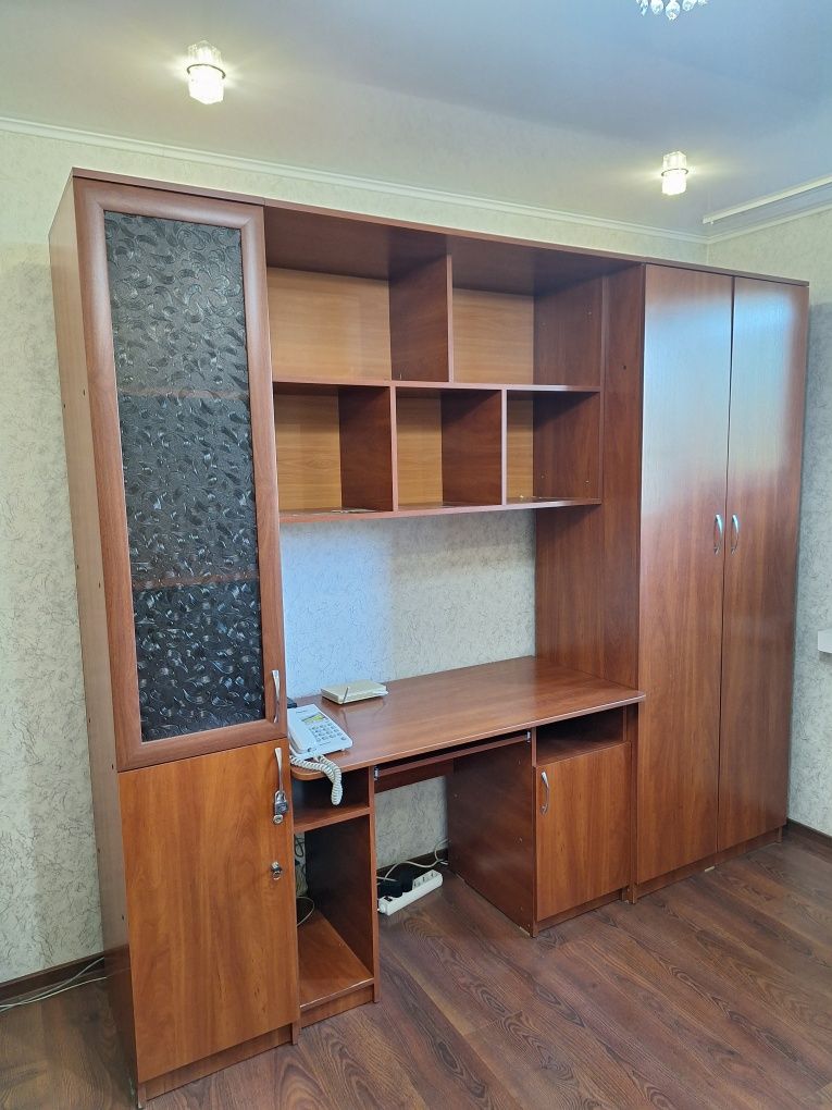 Продам стенку для детской комнаты, стол для компьютера,шифоньер,полка.