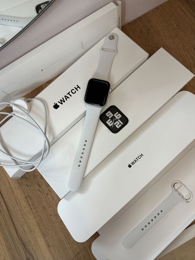 Apple watch SE 44mm сатылады! Почти новый!