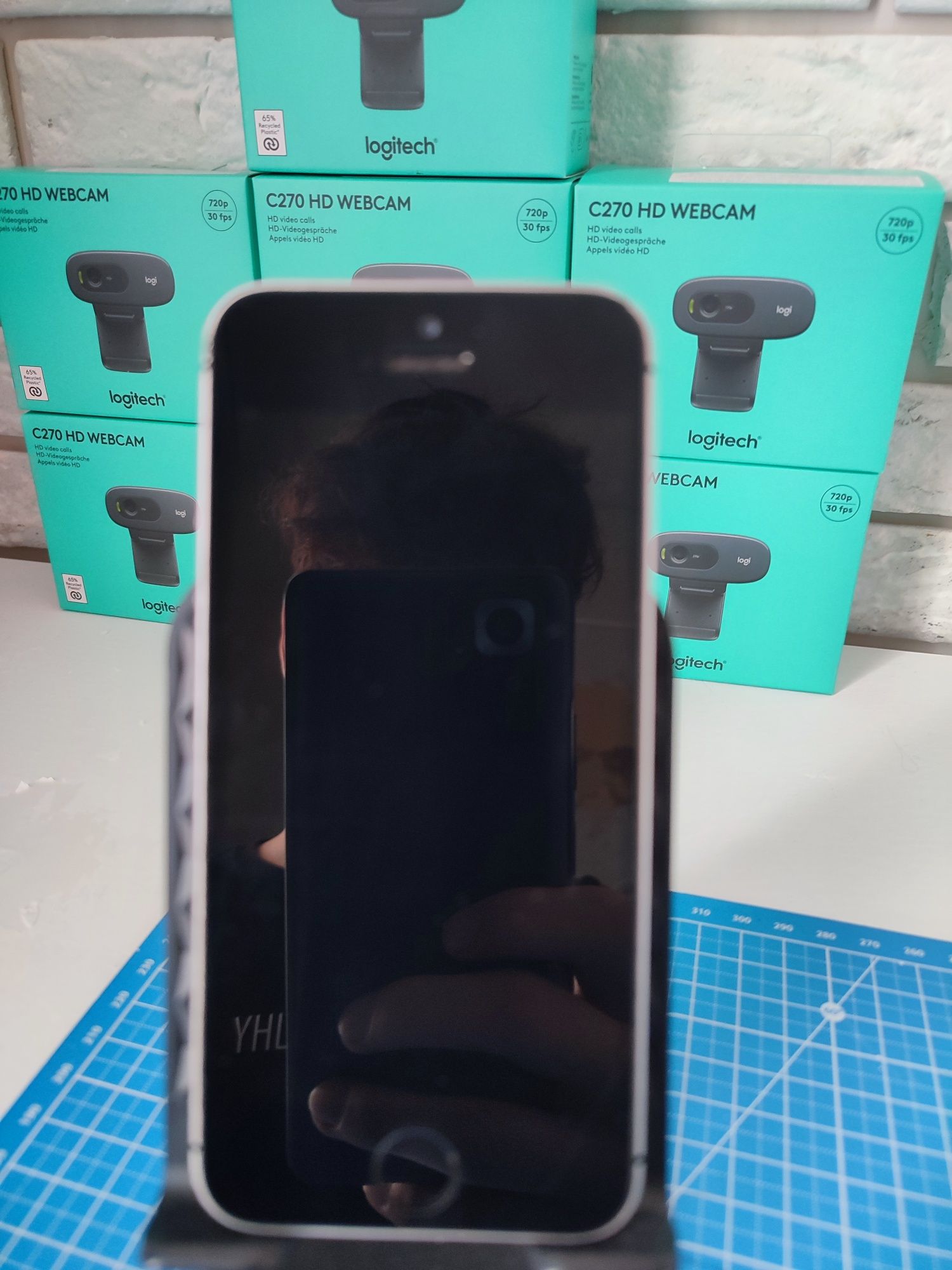 iPhone se и веб-камера Logitech c270