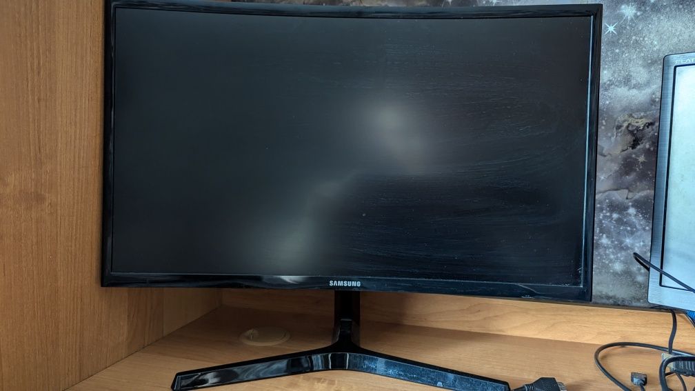 Монитор Samsung C24F396FHI (24", изогнутый, VA, 60Гц)