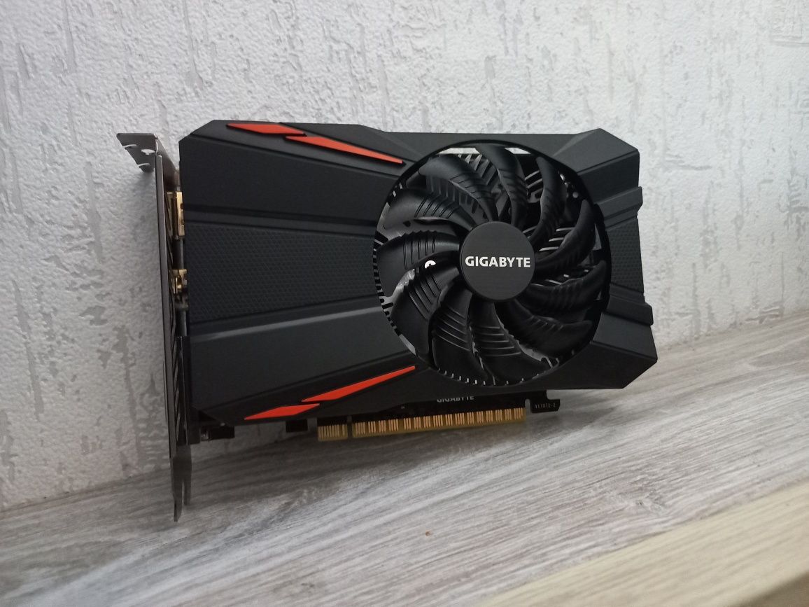 Продам видеокарту Gigabyte GeForce GTX 1050 3GB в идеальном состоянии!