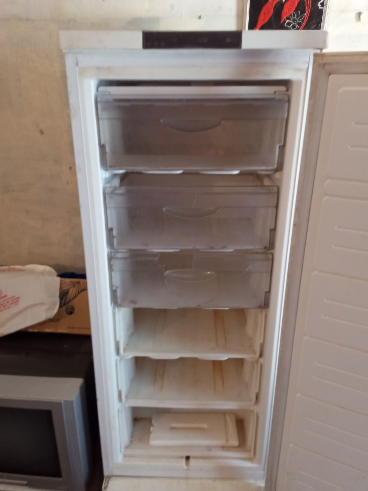 Продам морозильную камеру