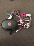Наушника power beats 2