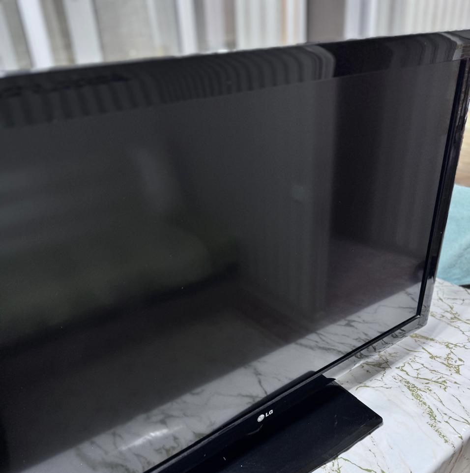 Продам телевизор LG