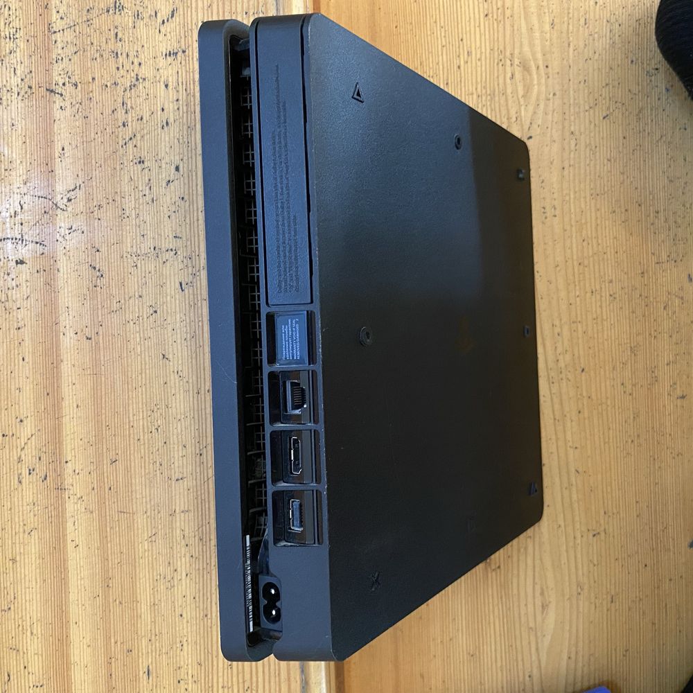 Sony PS 4 slim 1tb
