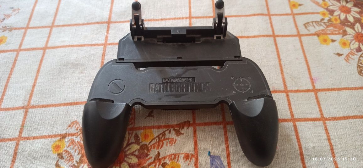 Продается игровая консоль для телефона