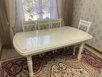 Продам стол гостиный