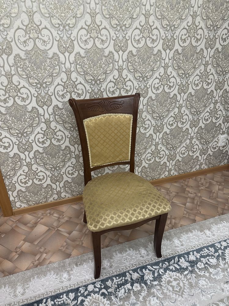 Продам столь и стулья