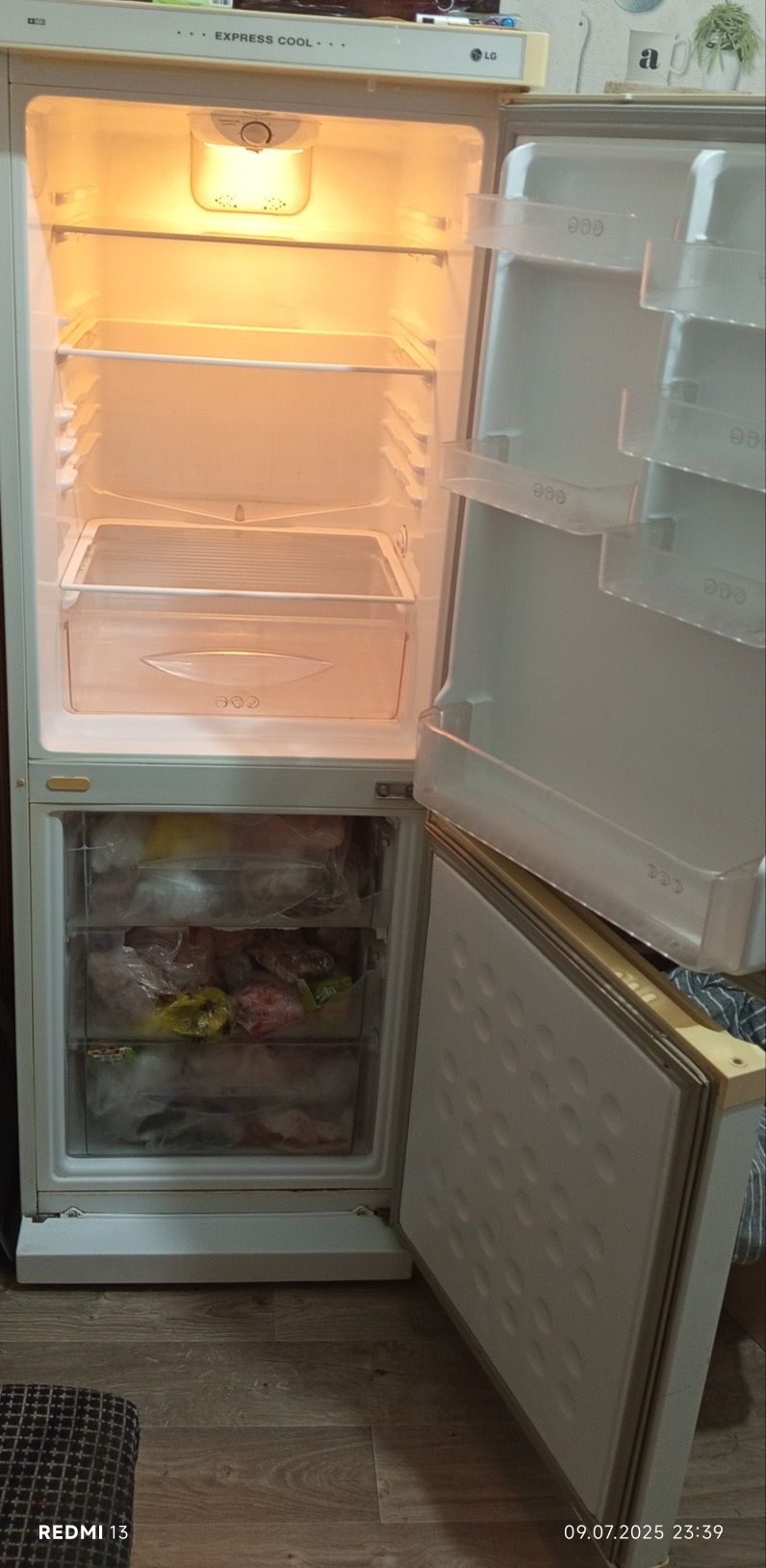Продам холодильник