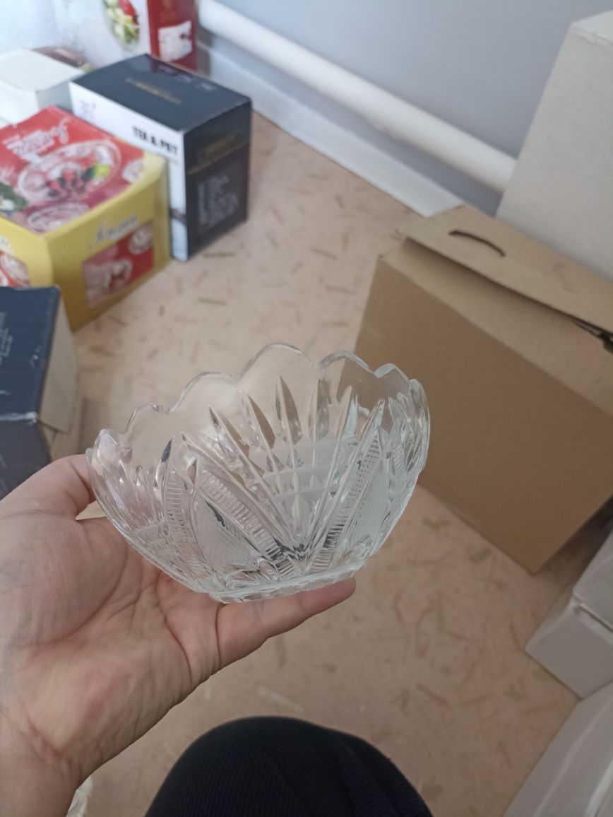 Продам хрустальные конфетницы