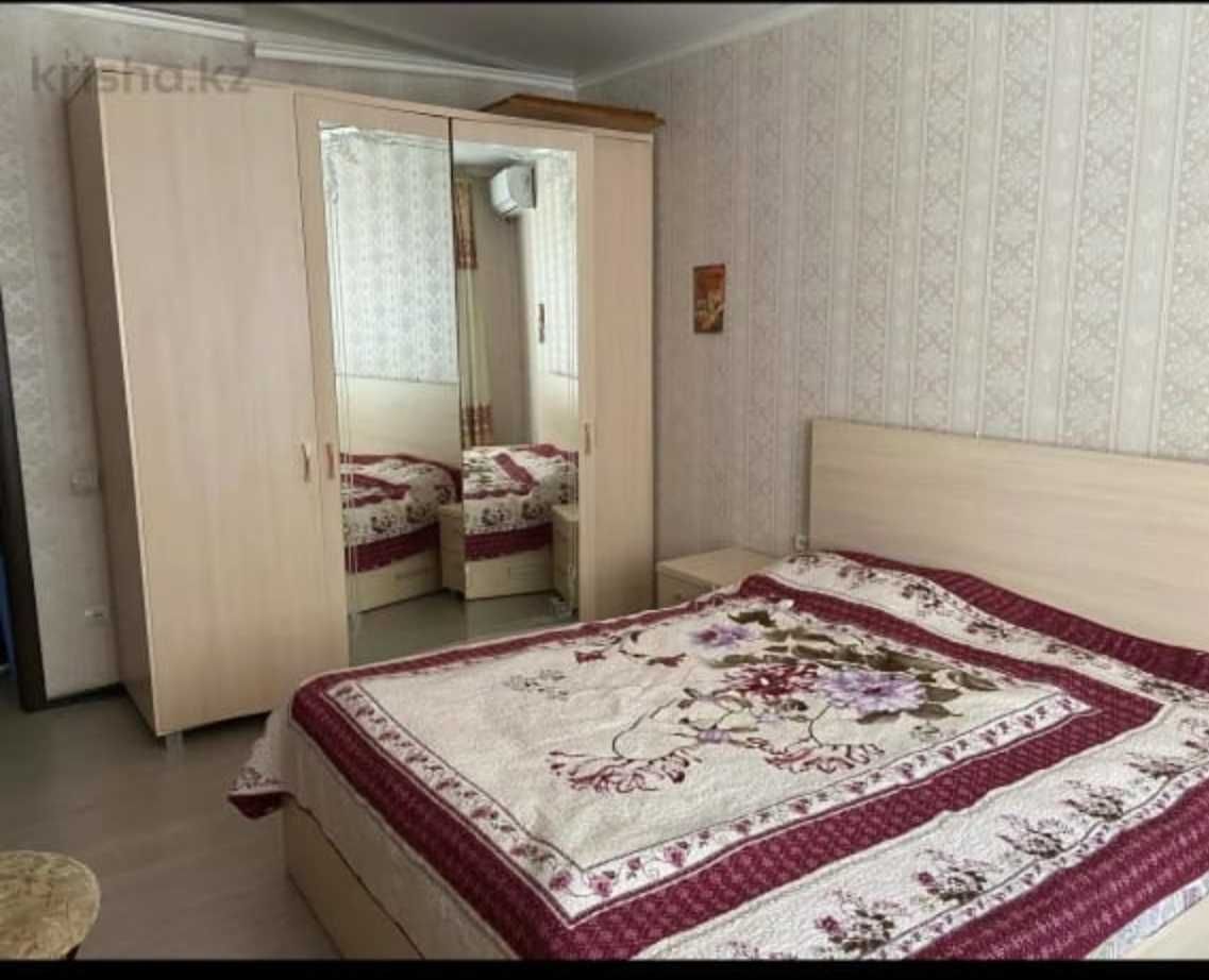 Кровать двухспалка с матрасом